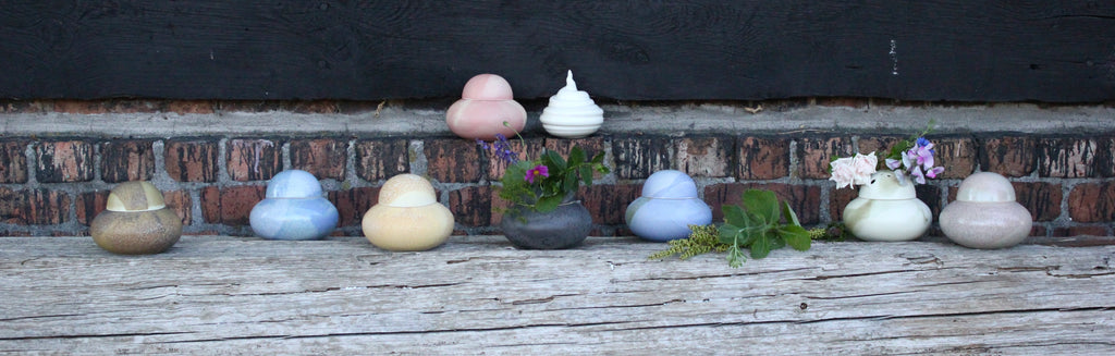 Håndlavdede bonbonniere i keramik lokalt produceret på Østerbro i København.
