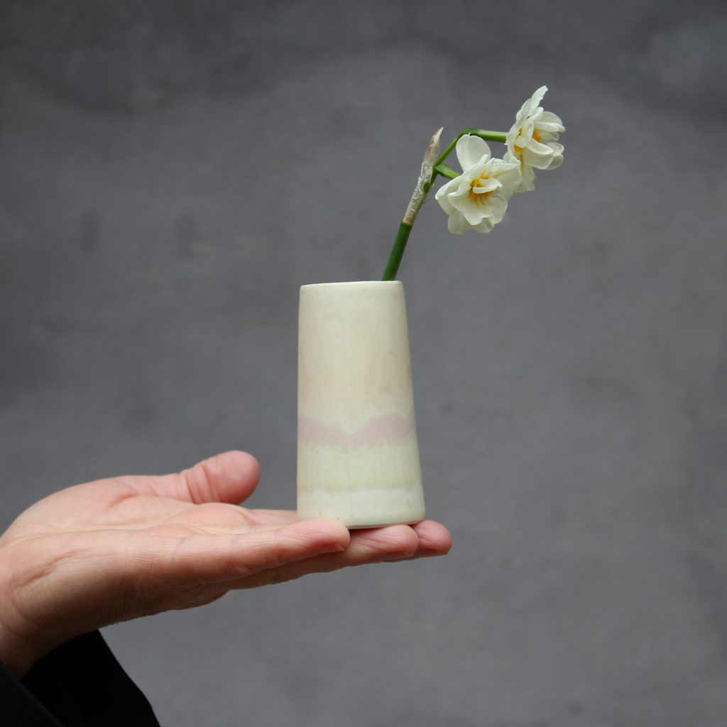 Sustain Vase - Light Spring