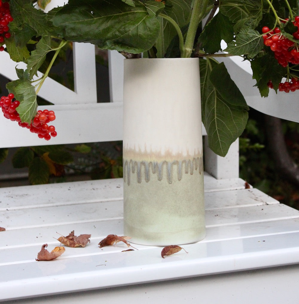 Sustainable Vase - Olive / Cream