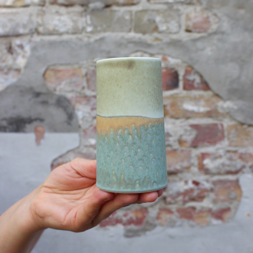 Sustainable Vase - Dark Rutile / Olive