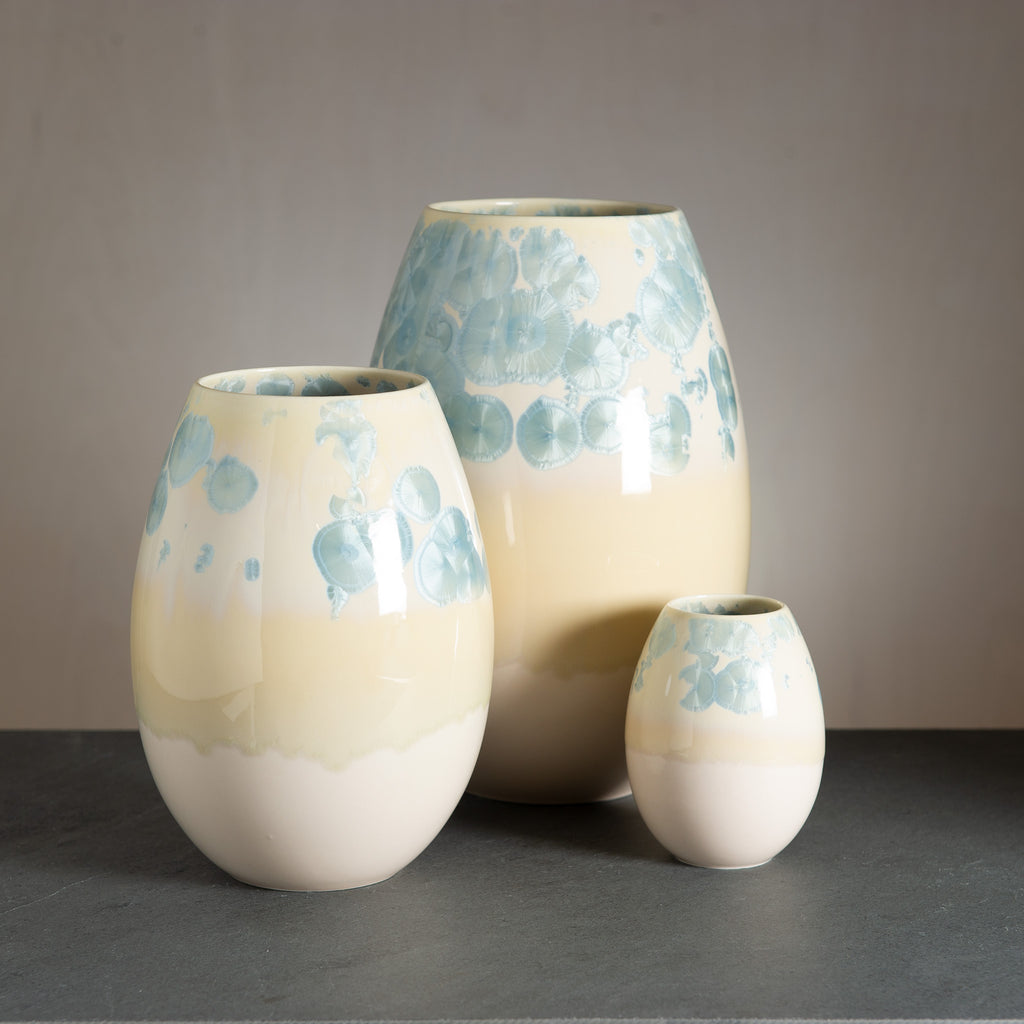WAUW designs unikke crystal-vaser, som er håndlavede i butikken på Østerbro i København, hvor al WAUW designs keramik produceres.