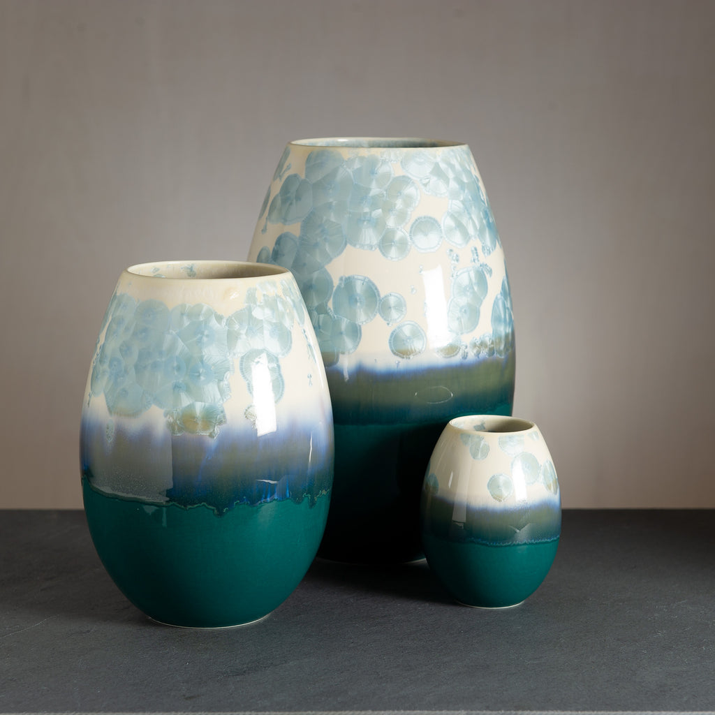 WAUW designs unikke crystal-vaser, som er håndlavede i butikken på Østerbro i København, hvor al WAUW designs keramik håndlaves.