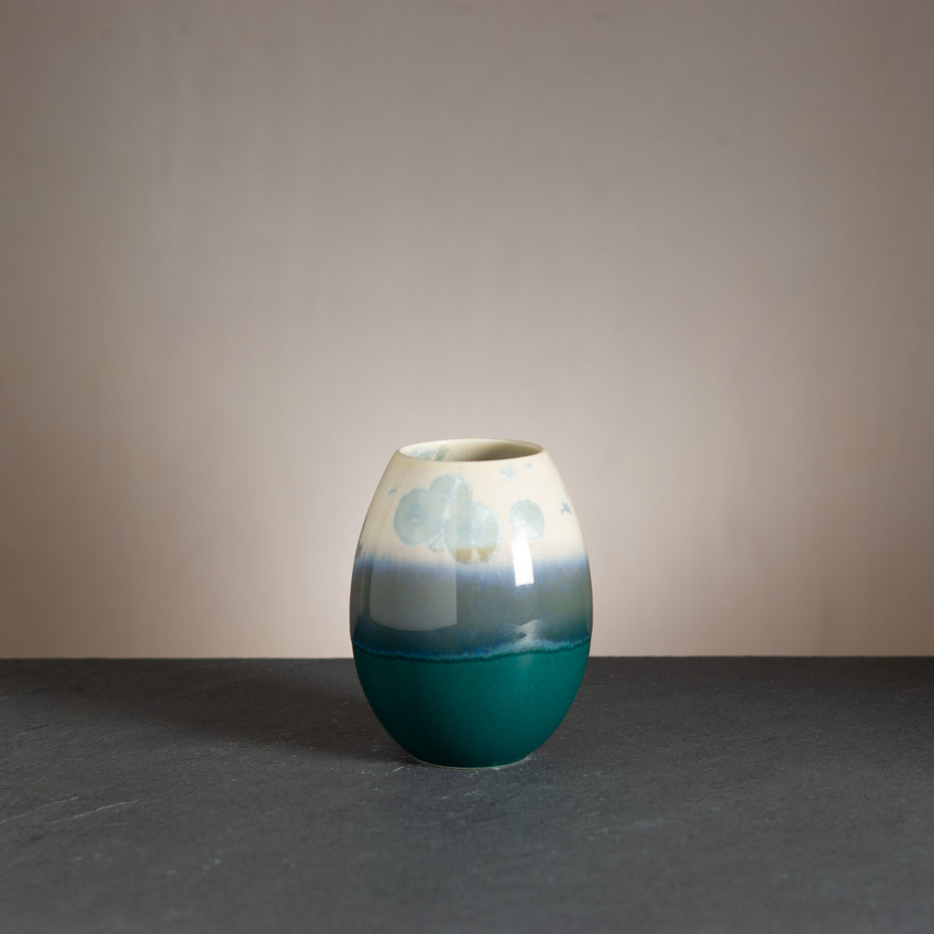 WAUW design Crystal vase. Håndlavet keramik lokalt produceret på Østerbro i København.